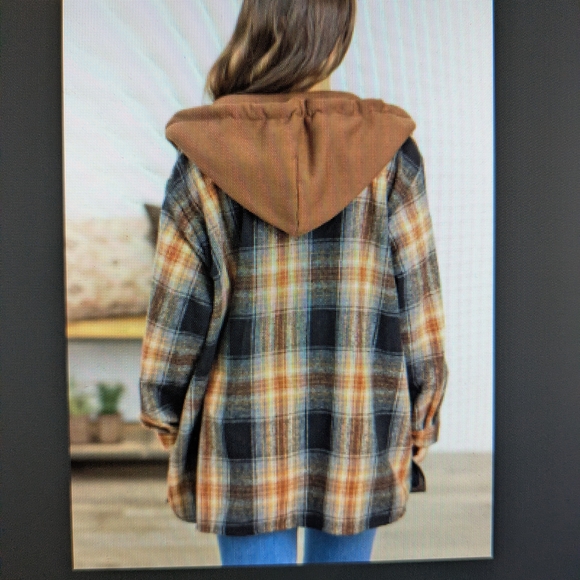 BiBi Multicolor Plaid Utility Shacket - Picture 2 of 6